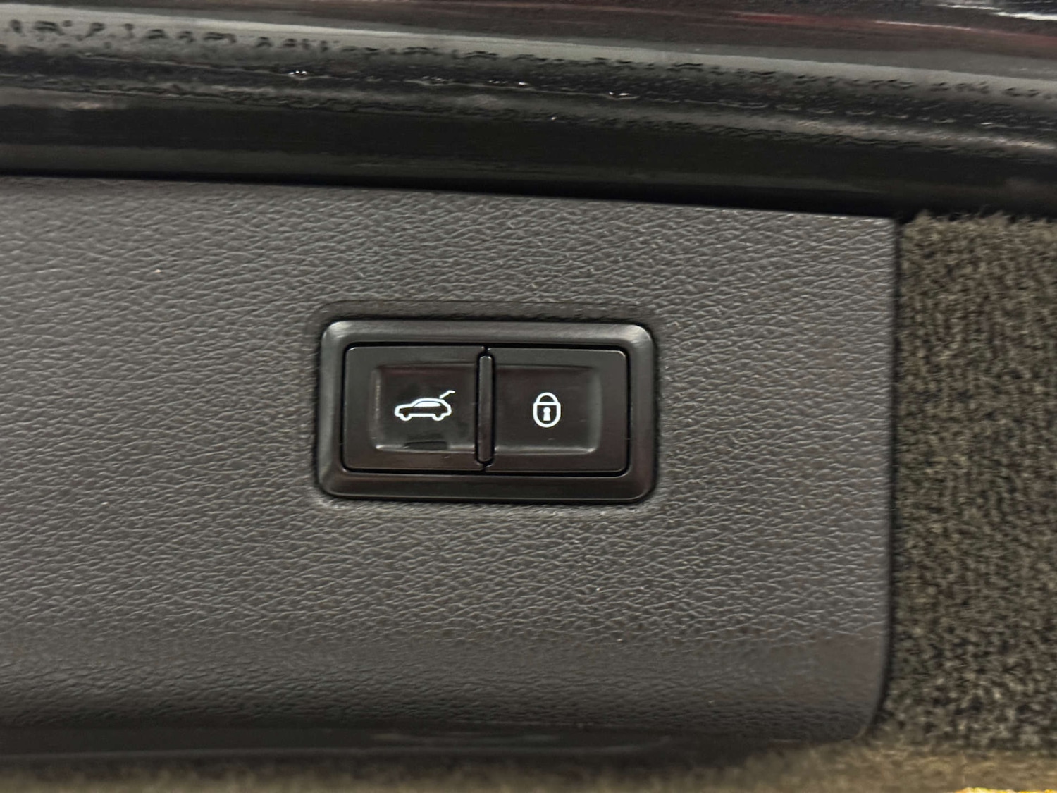 Used Bentley Bentayga 2017 for sale - 77201573: Photo 33