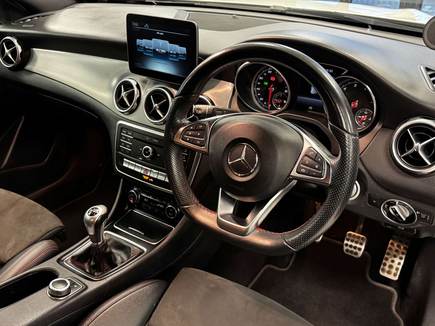 Used Mercedes-Benz GLA 2017 for sale - 77200728: Photo 2