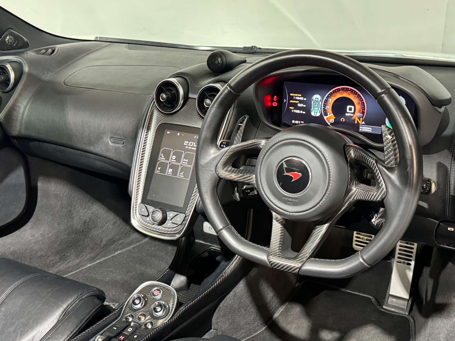 Used McLaren 570S 2017 for sale - 76601533: Photo 2