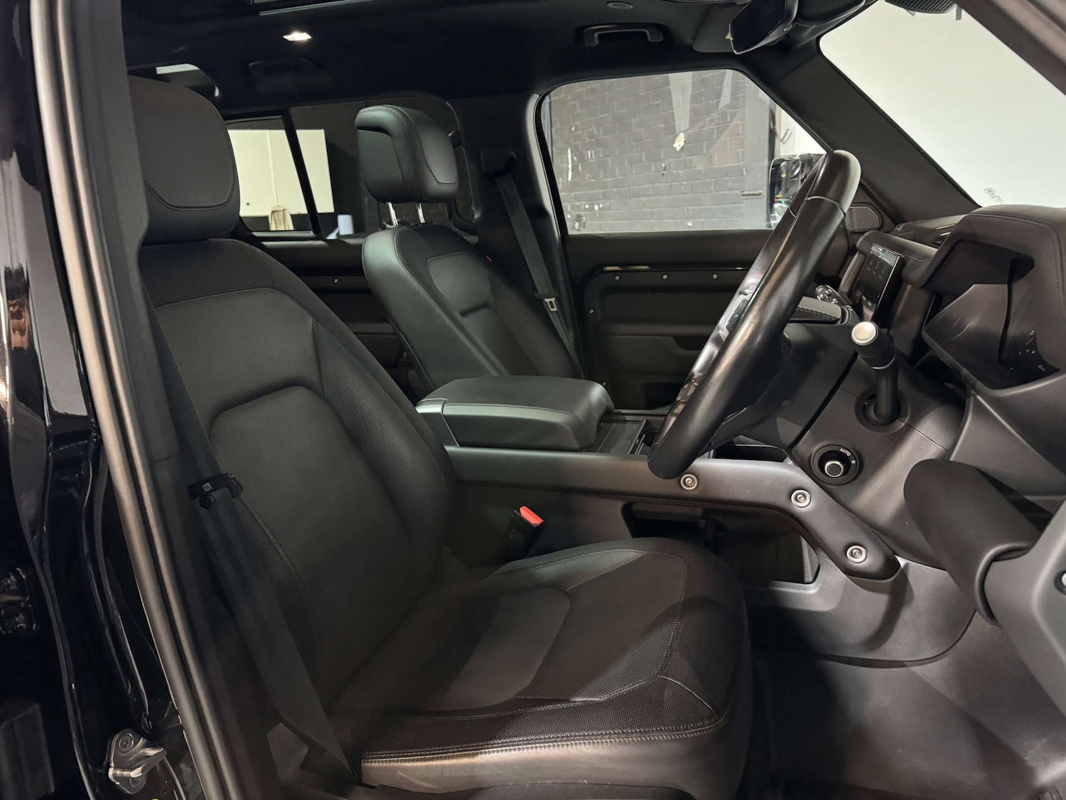 Used Land Rover Defender 2022 for sale - 76093852: Photo 12