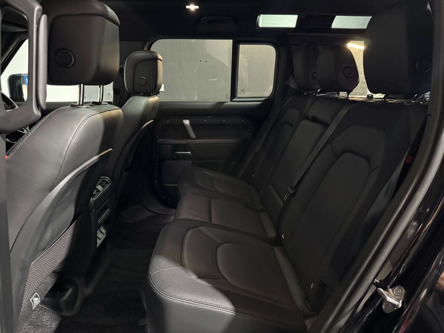 Used Land Rover Defender 2022 for sale - 76093852: Photo 15