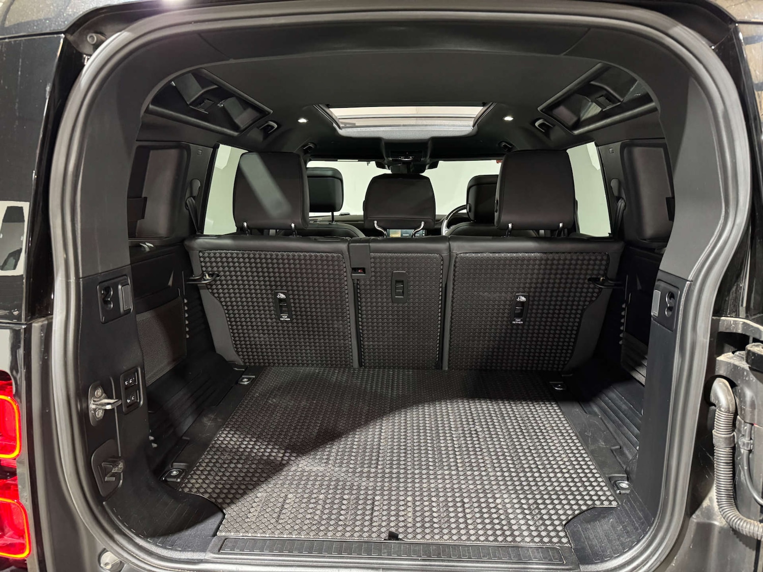 Used Land Rover Defender 2022 for sale - 76093852: Photo 16