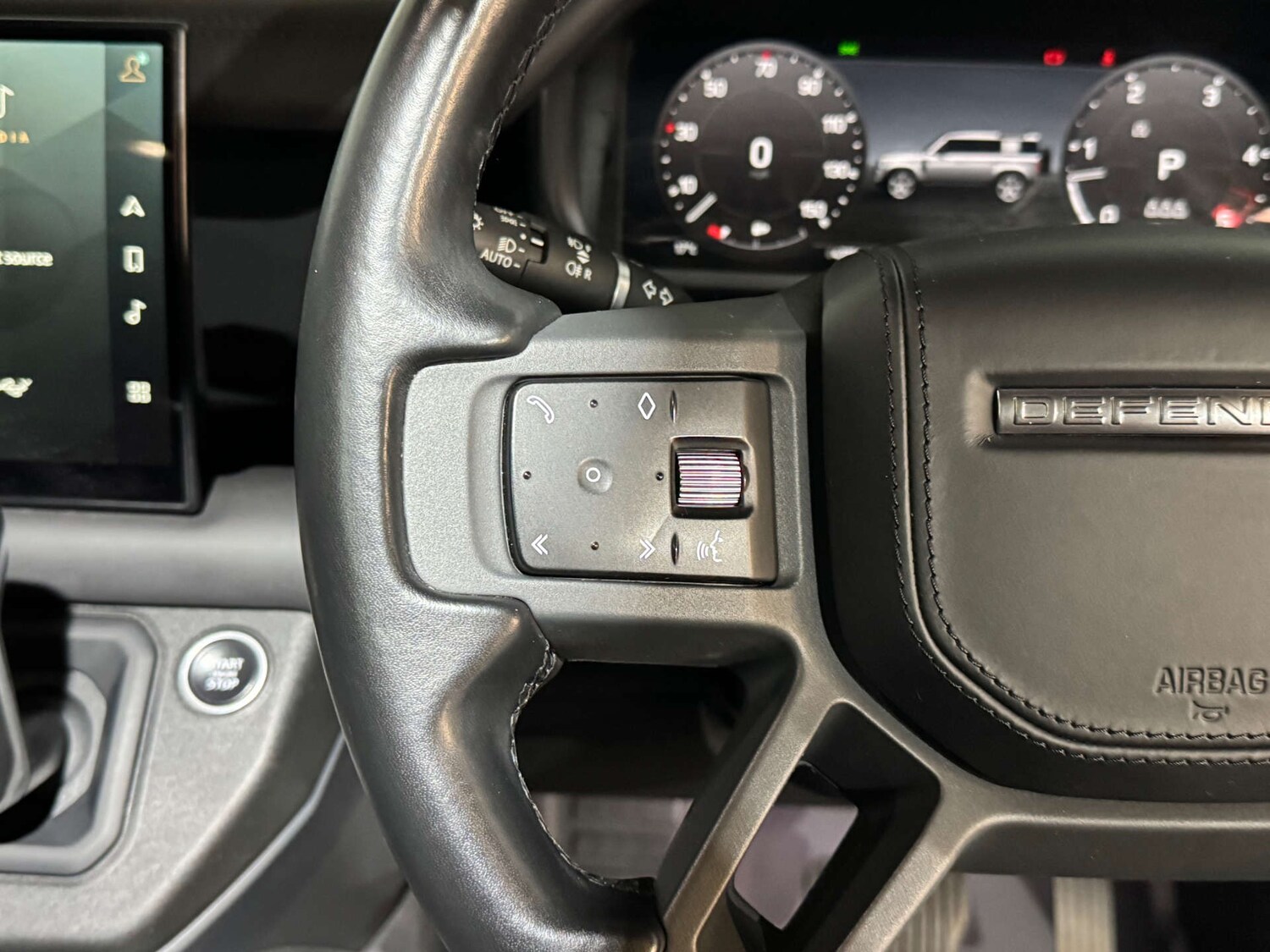 Used Land Rover Defender 2022 for sale - 76093852: Photo 24