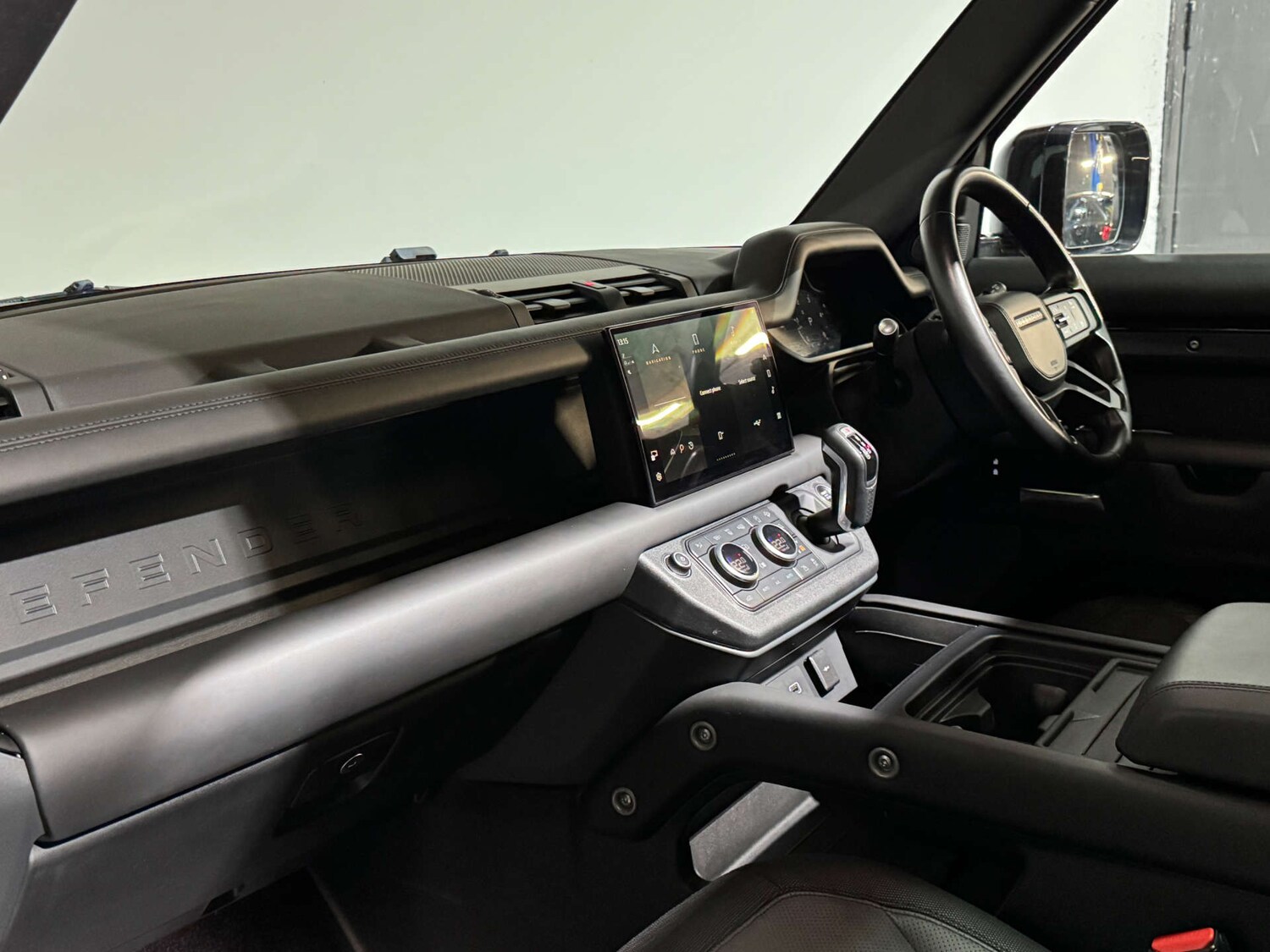 Used Land Rover Defender 2022 for sale - 76093852: Photo 28