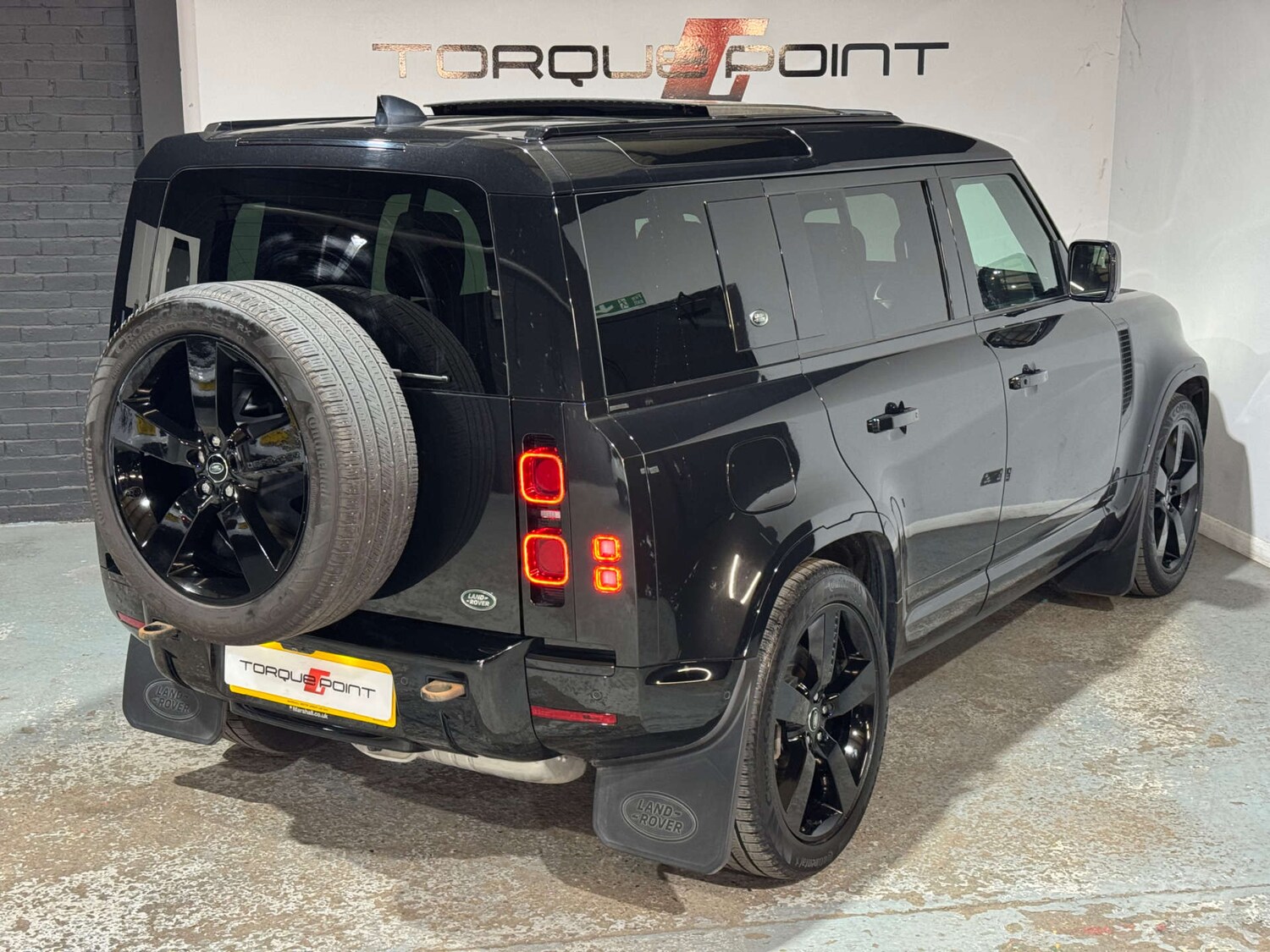 Used Land Rover Defender 2022 for sale - 76093852: Photo 32