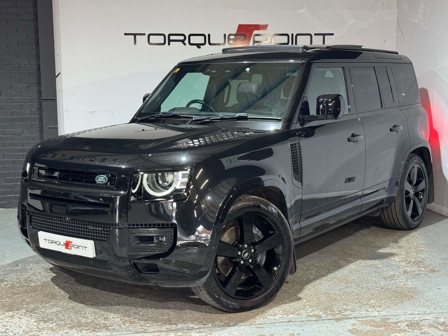 Used Land Rover Defender 2022 for sale - 76601516: Photo 1