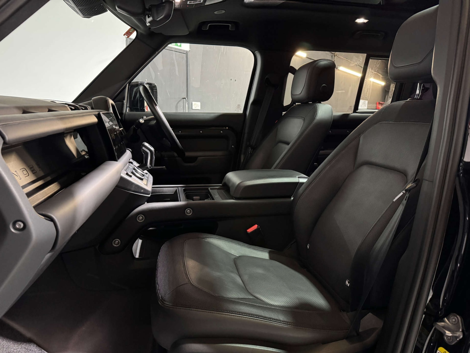 Used Land Rover Defender 2022 for sale - 76601516: Photo 13