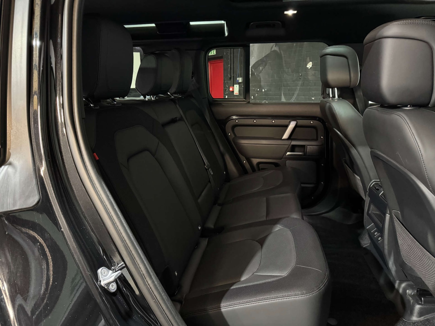 Used Land Rover Defender 2022 for sale - 76601516: Photo 14