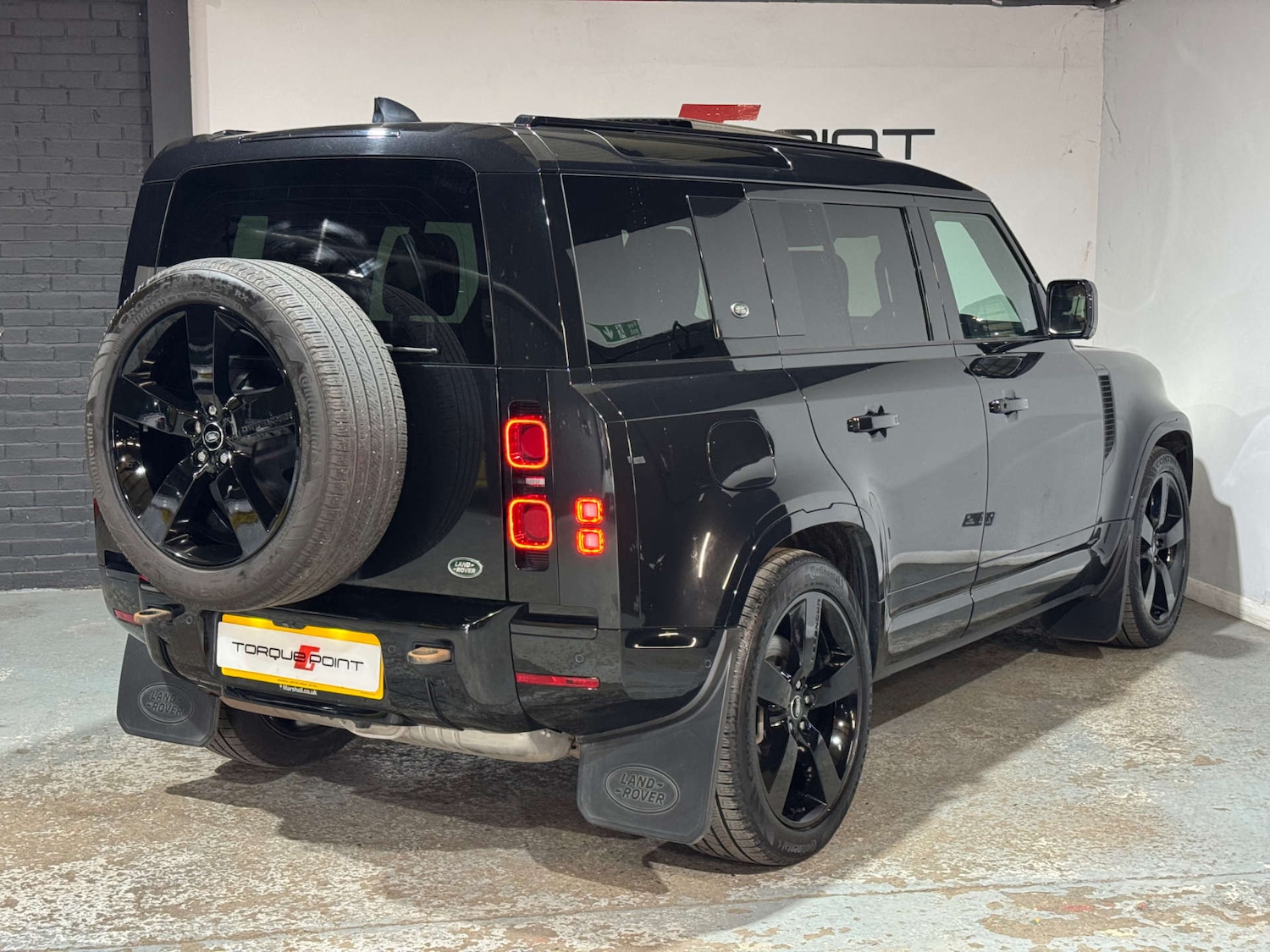 Used Land Rover Defender 2022 for sale - 76601516: Photo 3