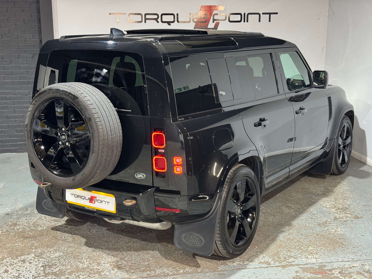 Used Land Rover Defender 2022 for sale - 76601516: Photo 32