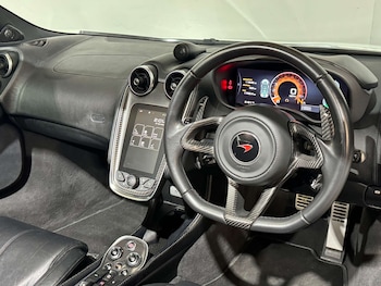 Used McLaren 570S 2017 for sale - 76093850: Photo 2