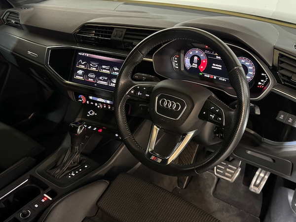 Used Audi Q3 2020 for sale - 76177679: Photo 2