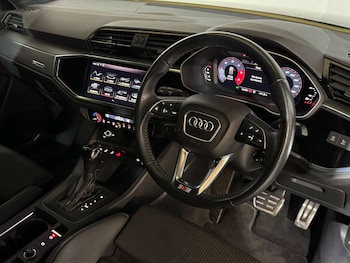 Used Audi Q3 2020 for sale - 76177679: Photo 2