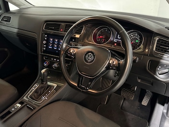 Used Volkswagen Golf 2019 for sale - 76601598: Photo