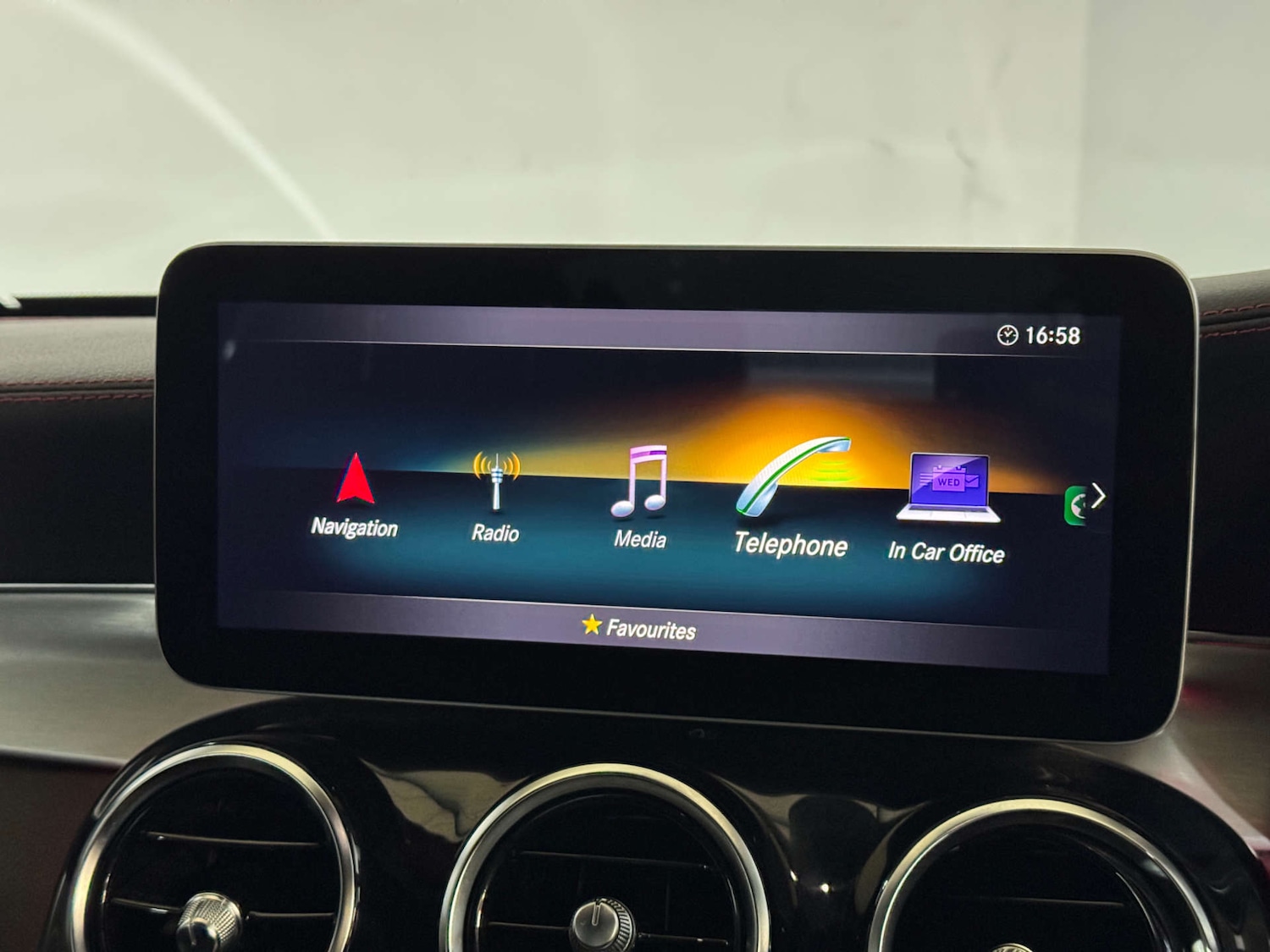 Used Mercedes-Benz C Class 2018 for sale - 76653934: Photo 15