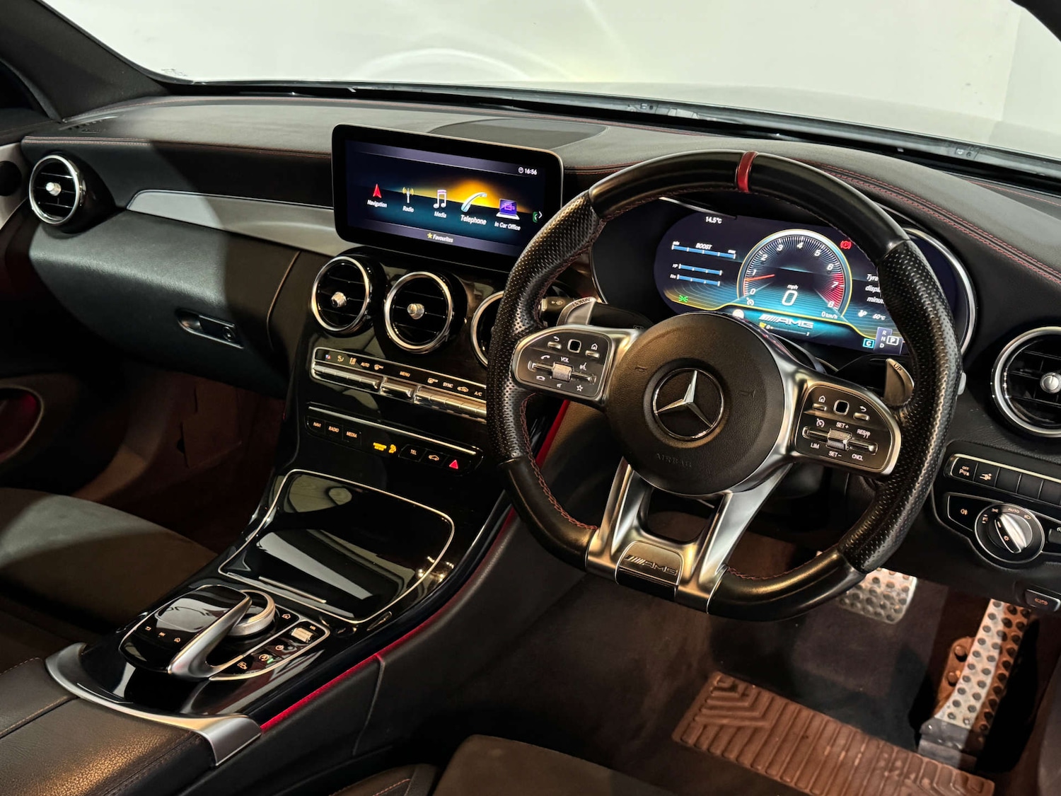 Used Mercedes-Benz C Class 2018 for sale - 76653934: Photo 2