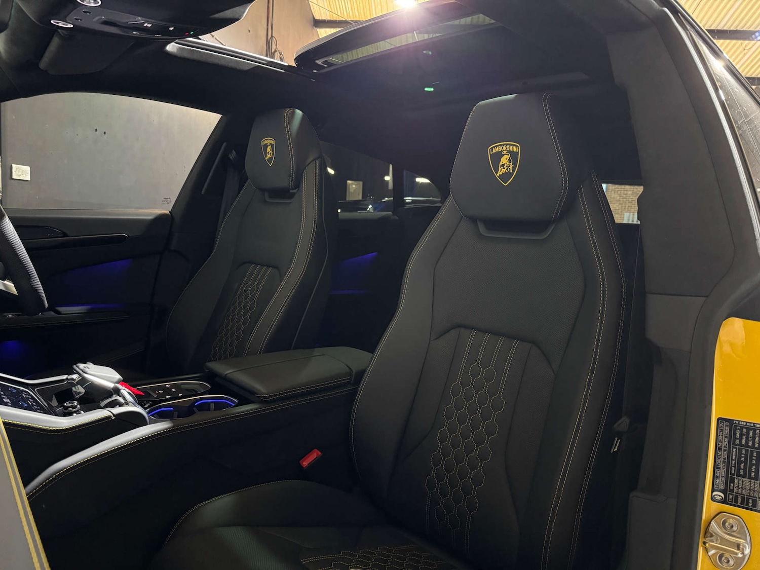 Used Lamborghini Urus 2025 for sale - 77931954: Photo 15