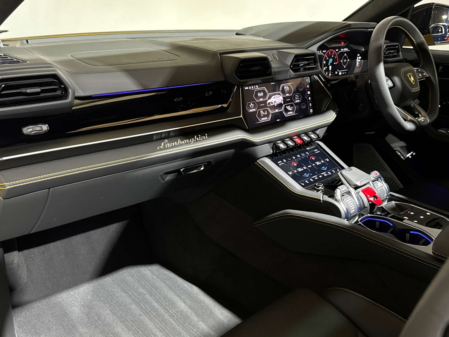 Used Lamborghini Urus 2025 for sale - 77931954: Photo 43