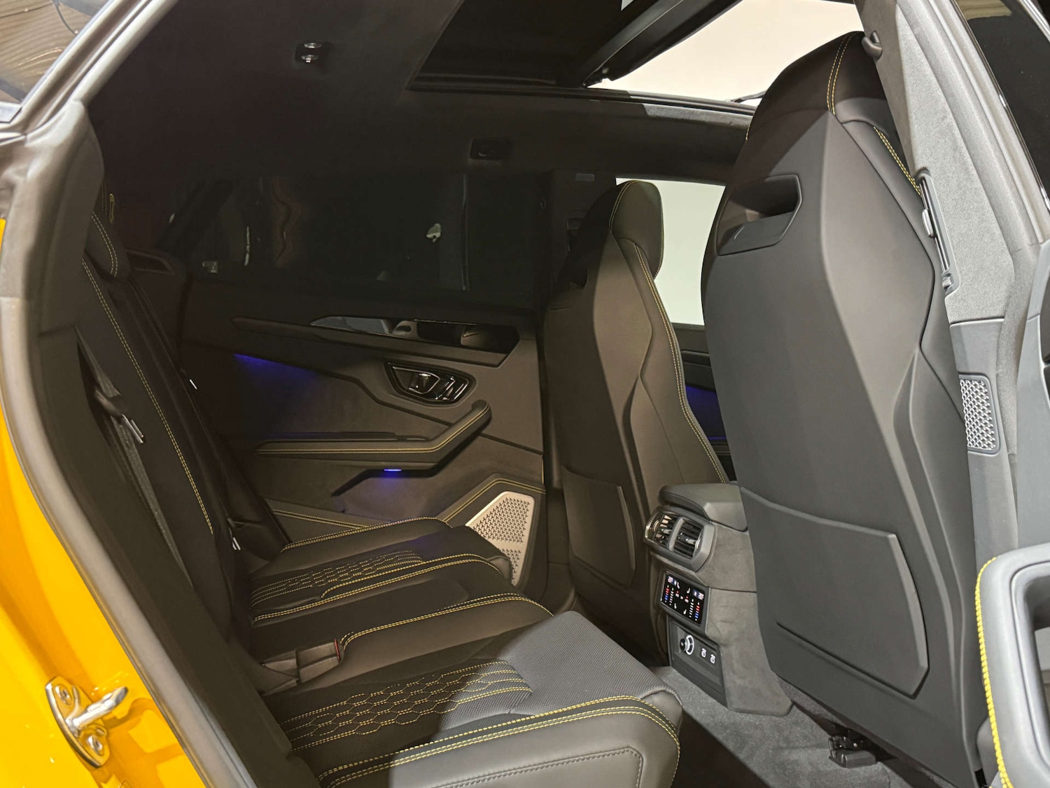 Used Lamborghini Urus 2025 for sale - 76481399: Photo 16