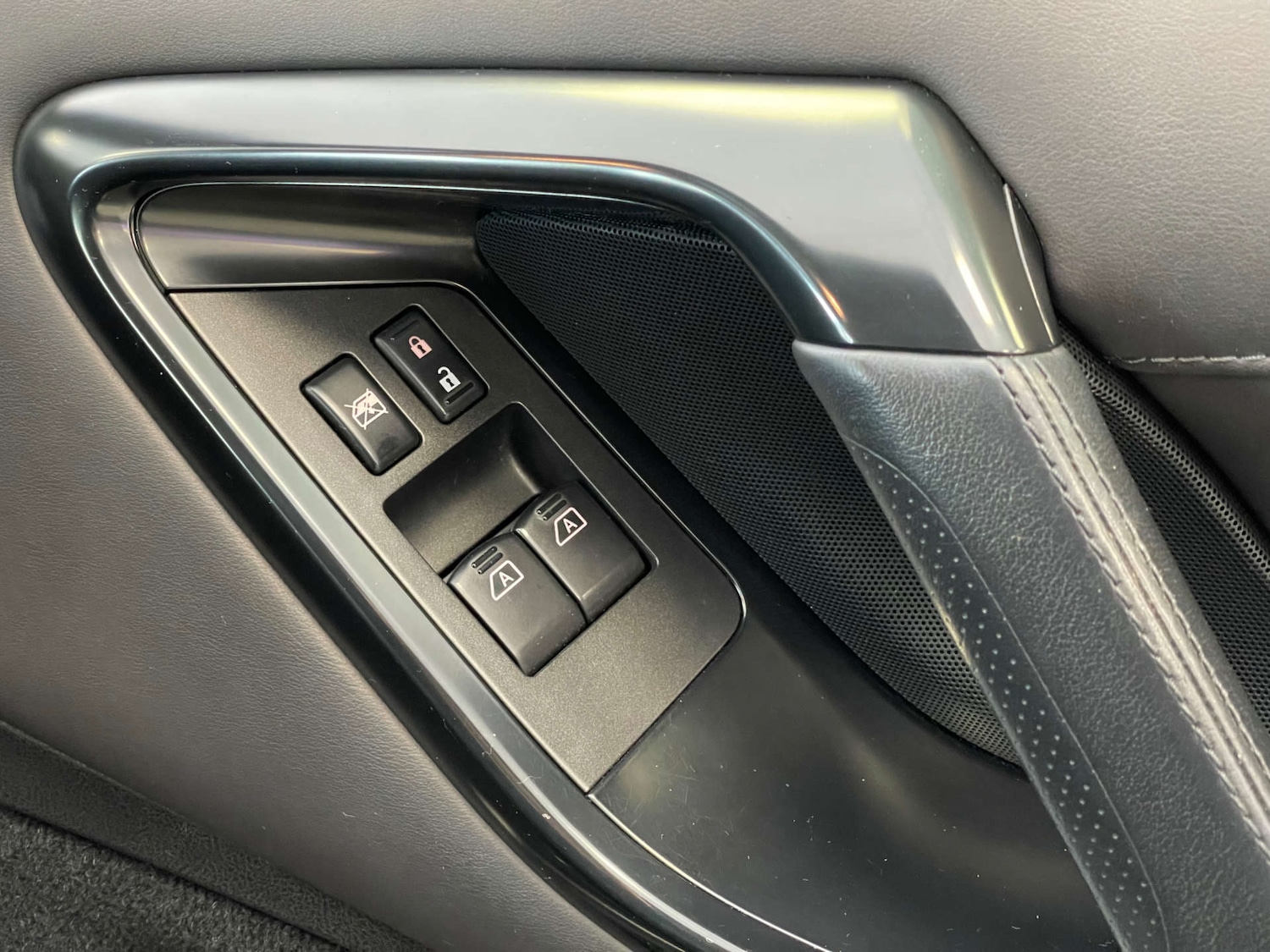 Used Nissan GT-R 2017 for sale - 77991976: Photo 25