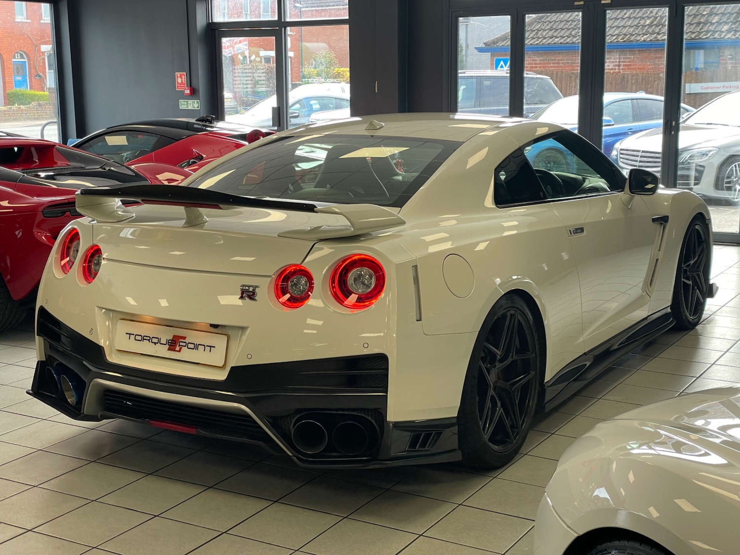 Used Nissan GT-R 2017 for sale - 77991976: Photo 3