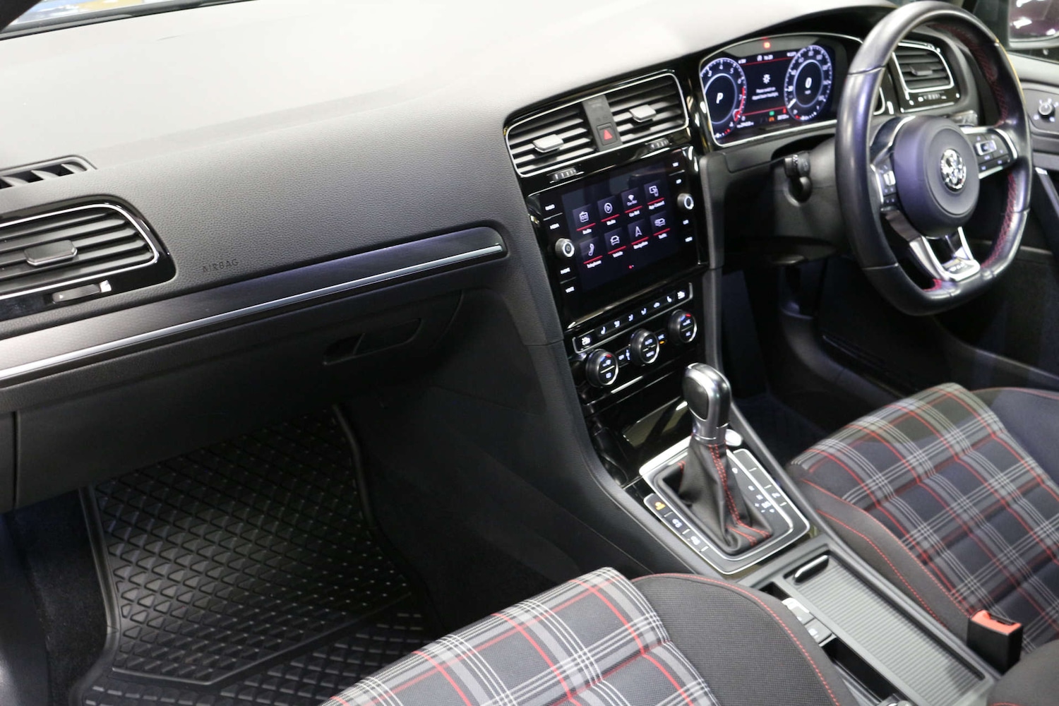 Used Volkswagen Golf 2019 for sale - 76713377: Photo 18