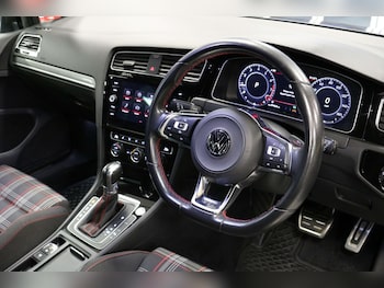 Used Volkswagen Golf 2019 for sale - 76713377: Photo