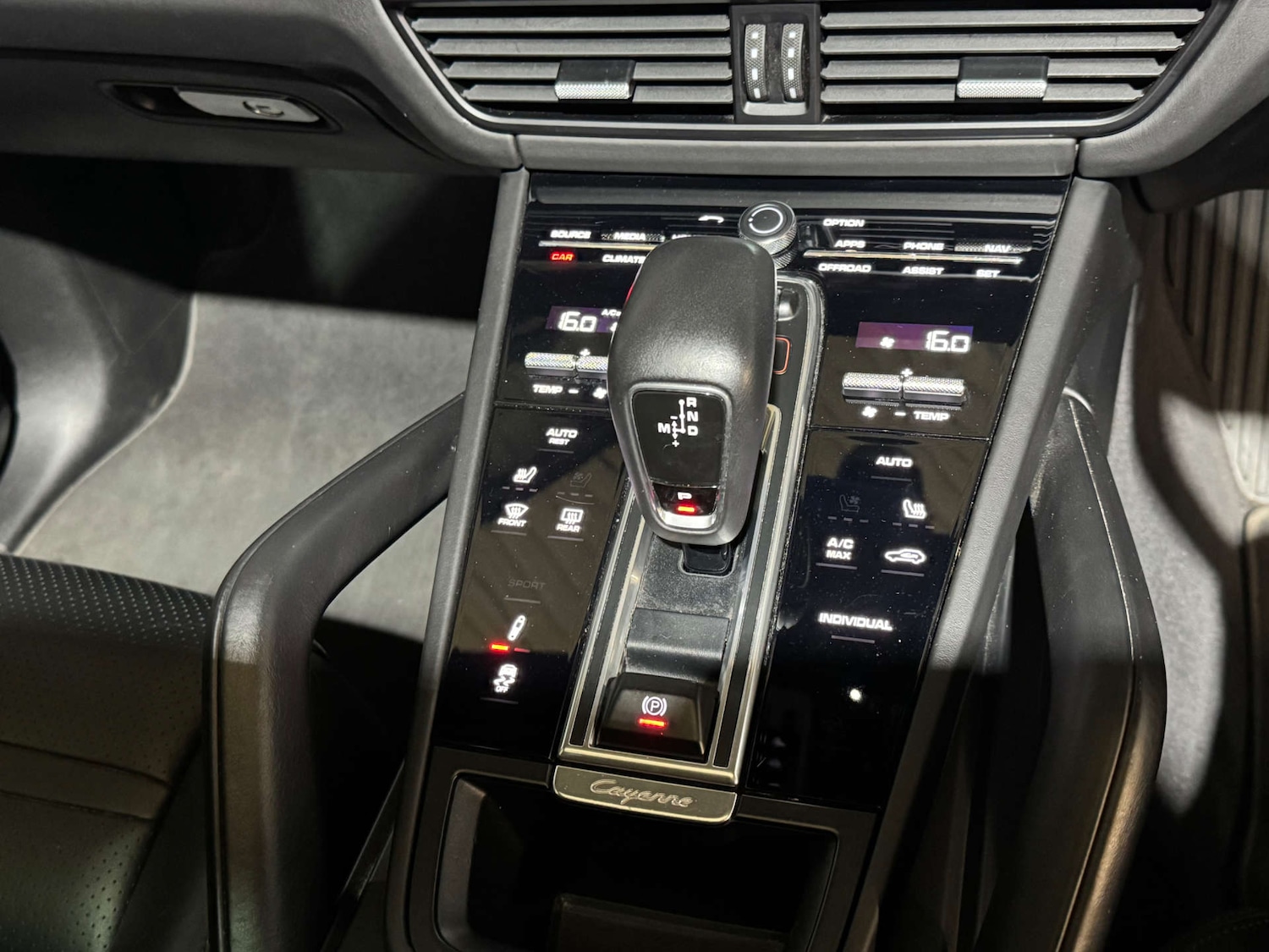 Used Porsche Cayenne 2020 for sale - 76384161: Photo 24