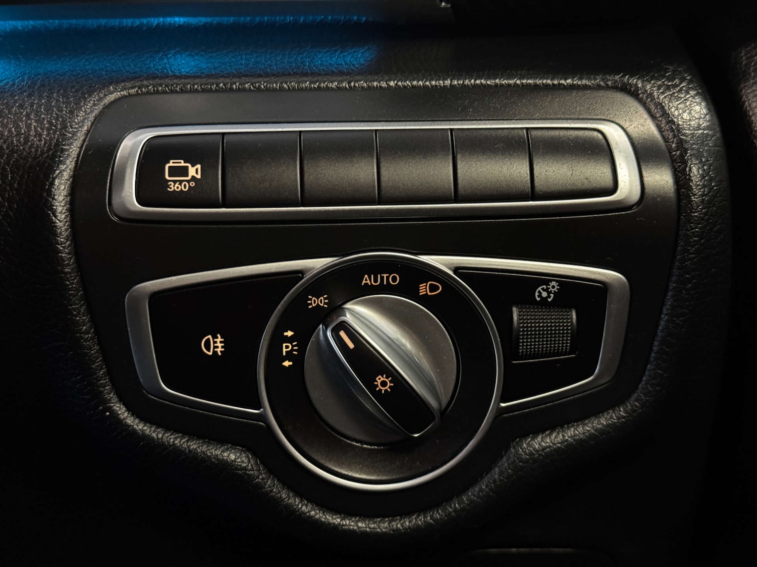 Used Mercedes-Benz V-Class 2019 for sale - 77902953: Photo 25