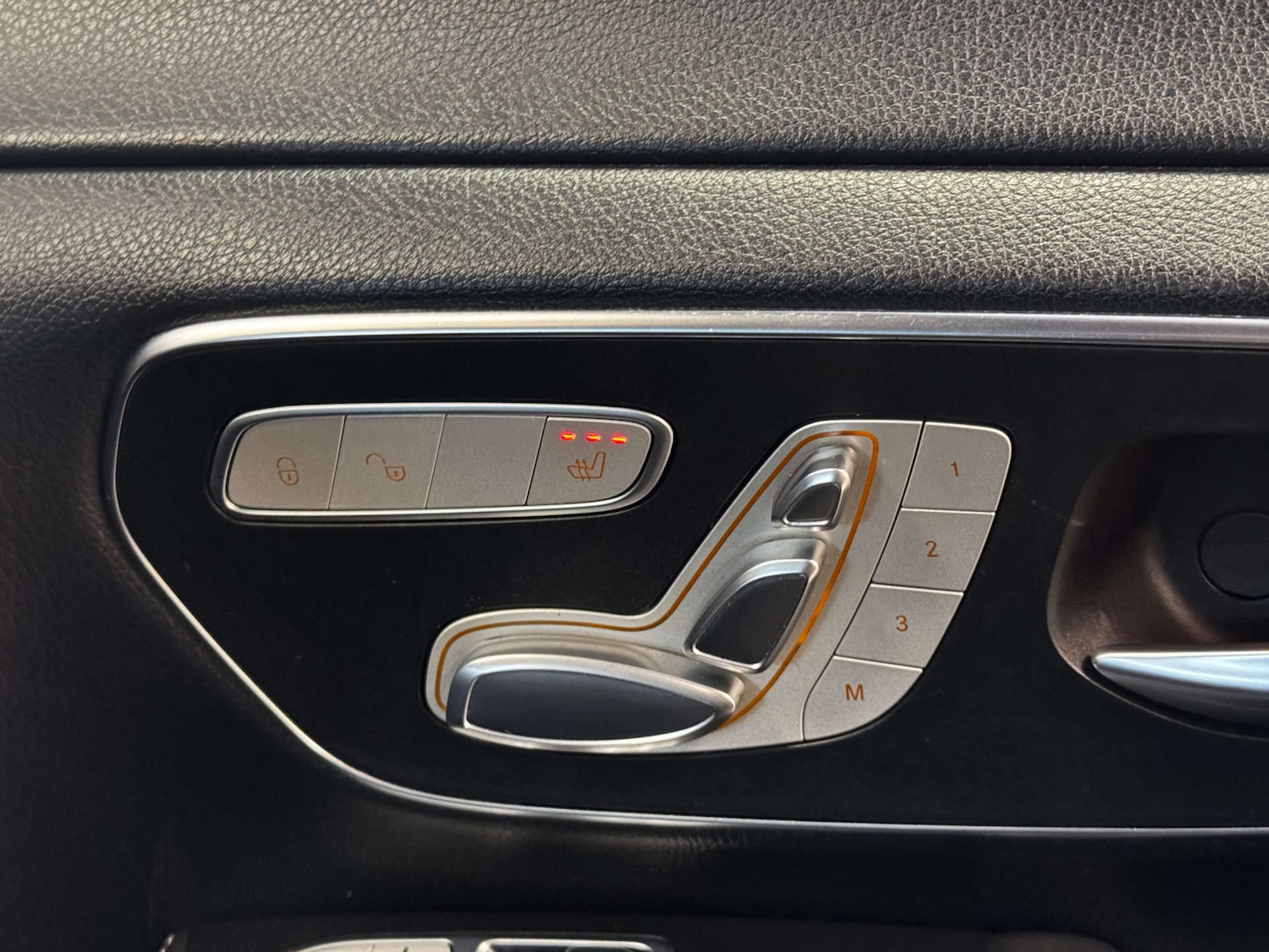 Used Mercedes-Benz V-Class 2019 for sale - 77902953: Photo 26