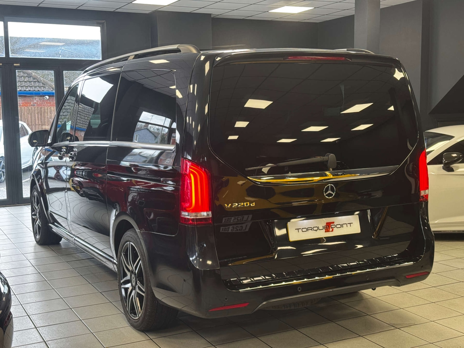 Used Mercedes-Benz V-Class 2019 for sale - 77902953: Photo 3