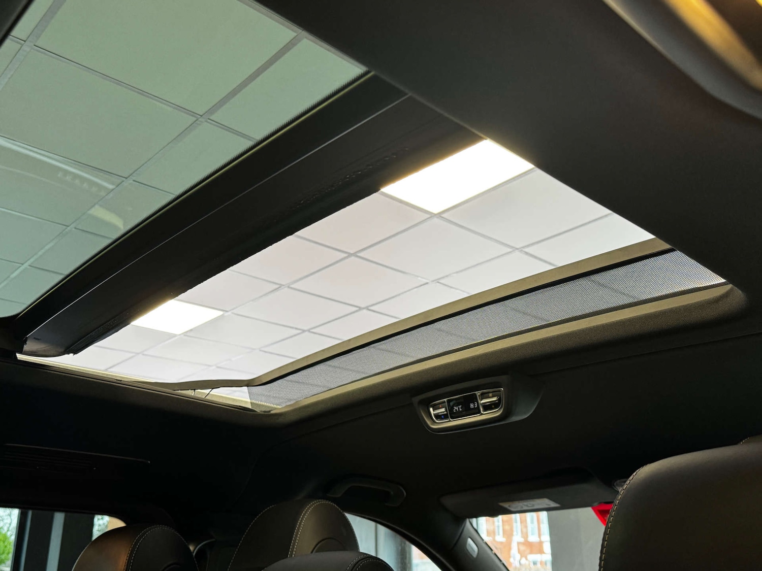 Used Mercedes-Benz V-Class 2019 for sale - 77902953: Photo 8