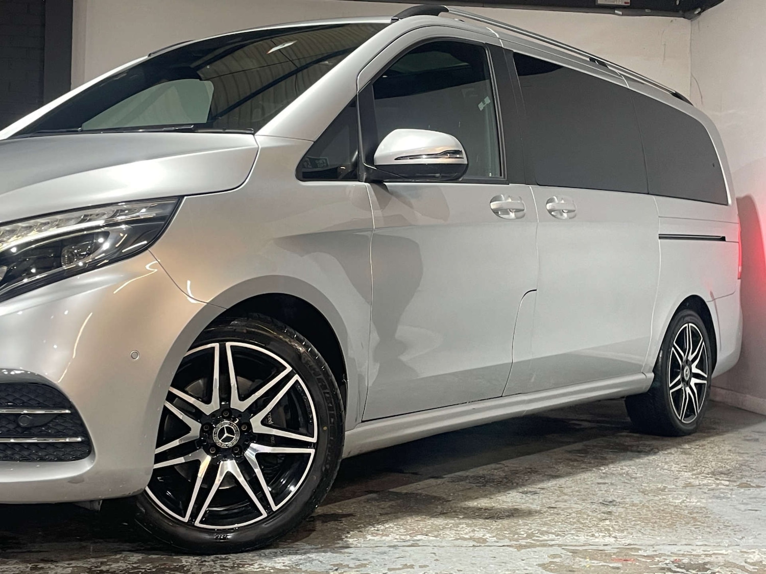 Used Mercedes-Benz V-Class 2019 for sale - 76174343: Photo 10