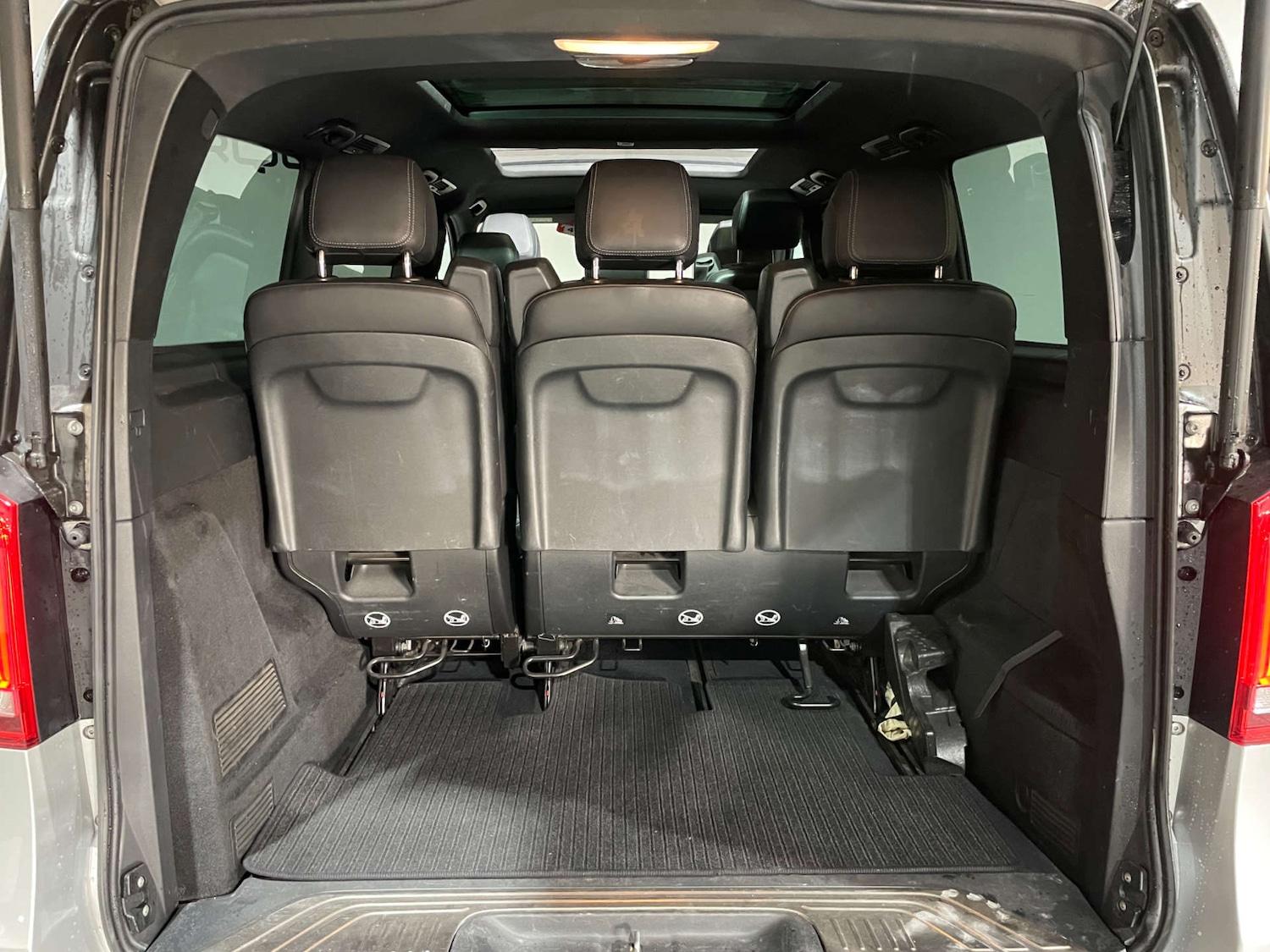 Used Mercedes-Benz V-Class 2019 for sale - 76174343: Photo 16