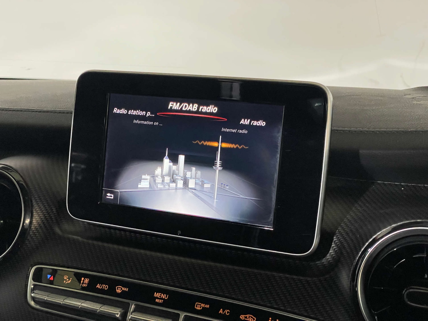 Used Mercedes-Benz V-Class 2019 for sale - 76174343: Photo 19