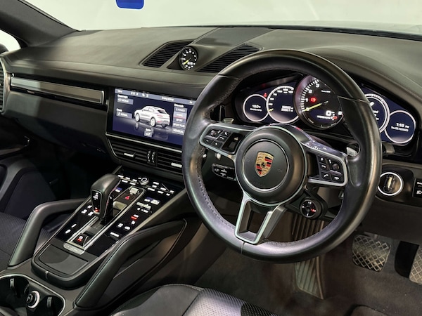 Used Porsche Cayenne 2020 for sale - 76144431: Photo 2