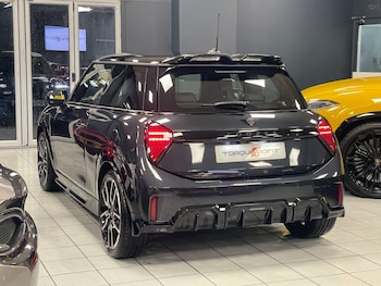 Used MINI Cooper 2024 for sale - 76666275: Photo