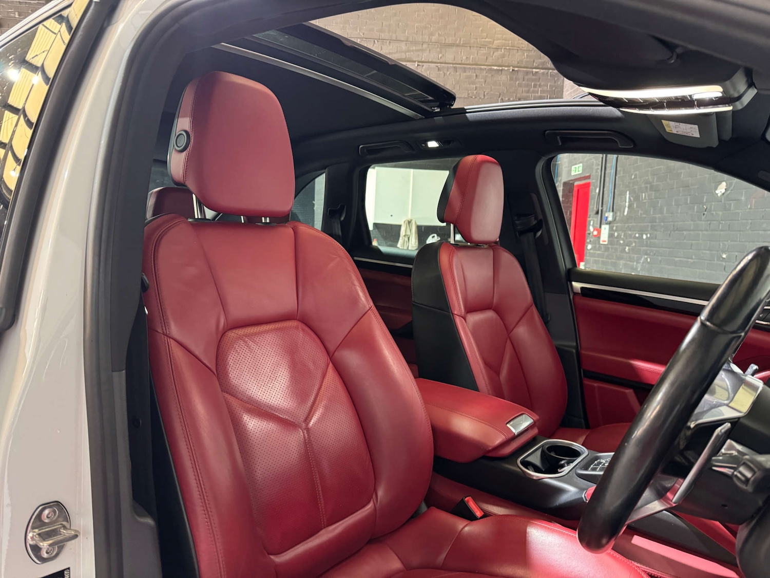 Used Porsche Cayenne 2015 for sale - 76601569: Photo 12