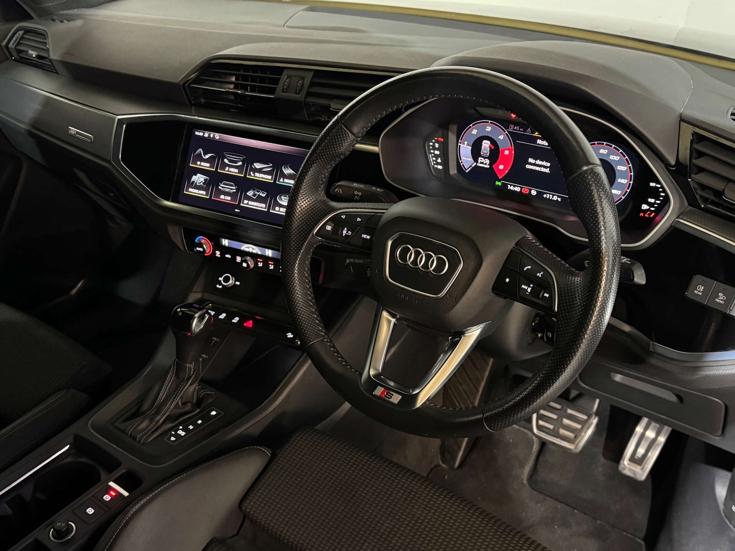 Used Audi Q3 2020 for sale - 76601650: Photo 2