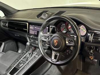 Used Porsche Macan 2019 for sale - 75528401: Photo