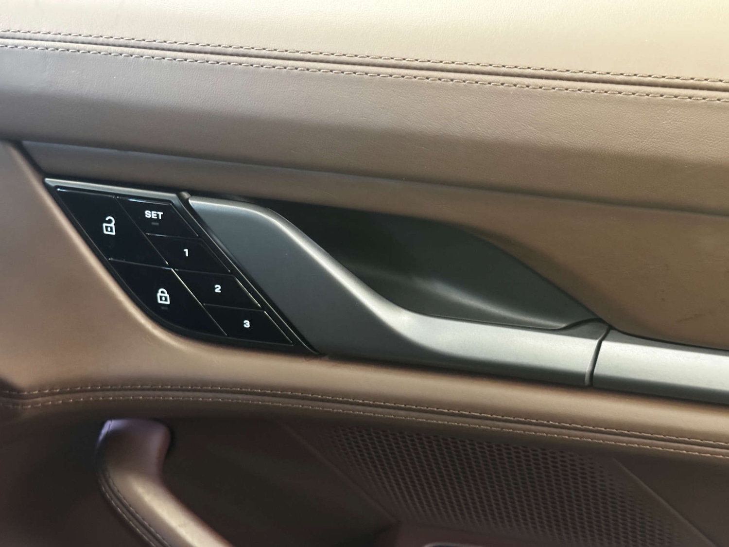 Used Porsche Taycan 2020 for sale - 77227834: Photo 22