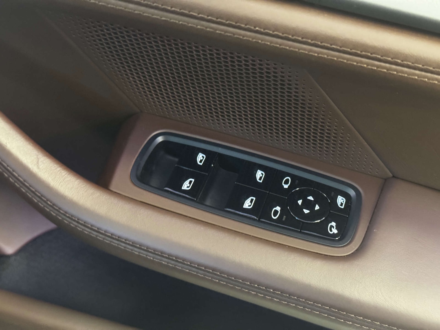 Used Porsche Taycan 2020 for sale - 77227834: Photo 23