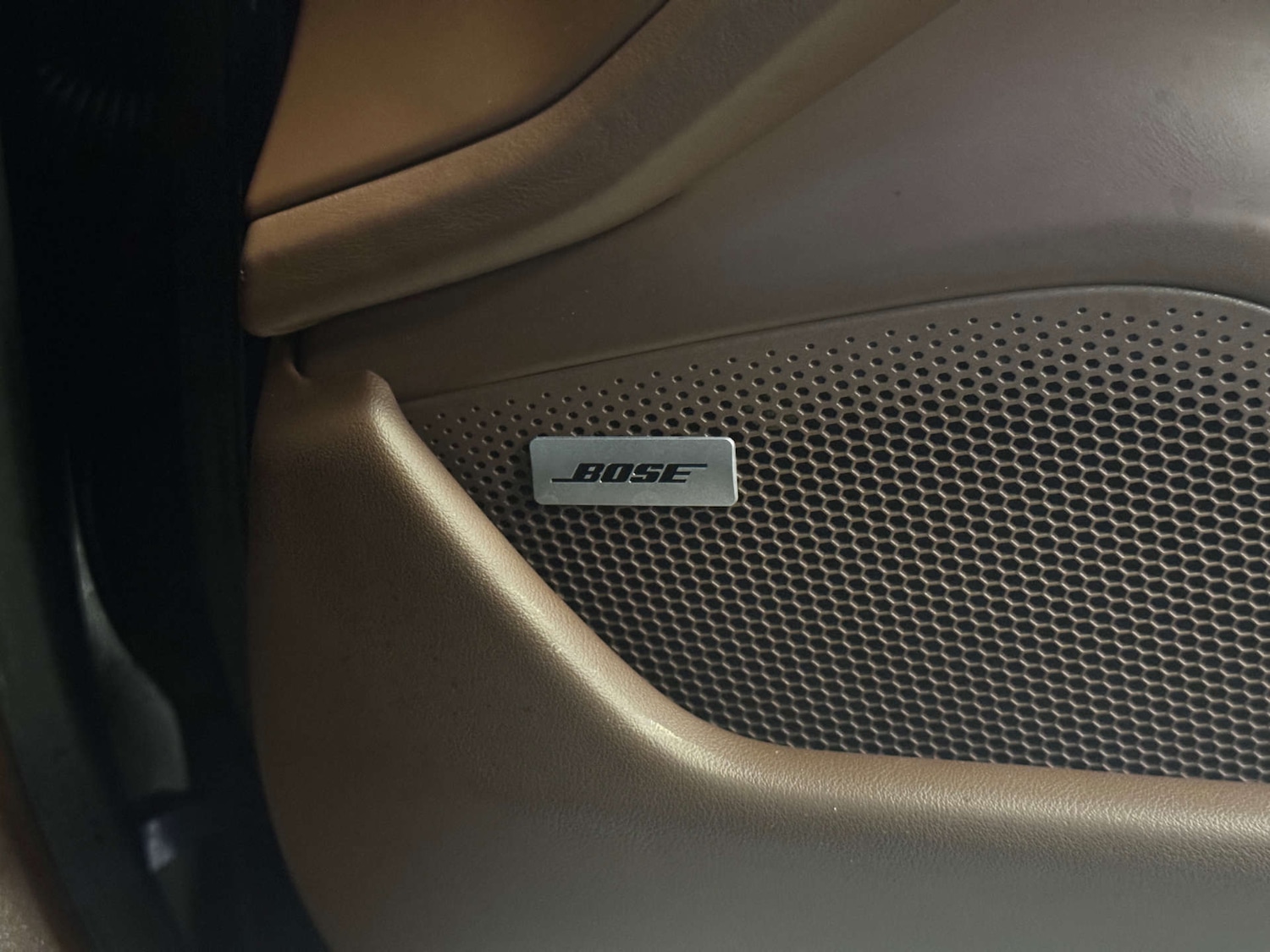 Used Porsche Taycan 2020 for sale - 77227834: Photo 24