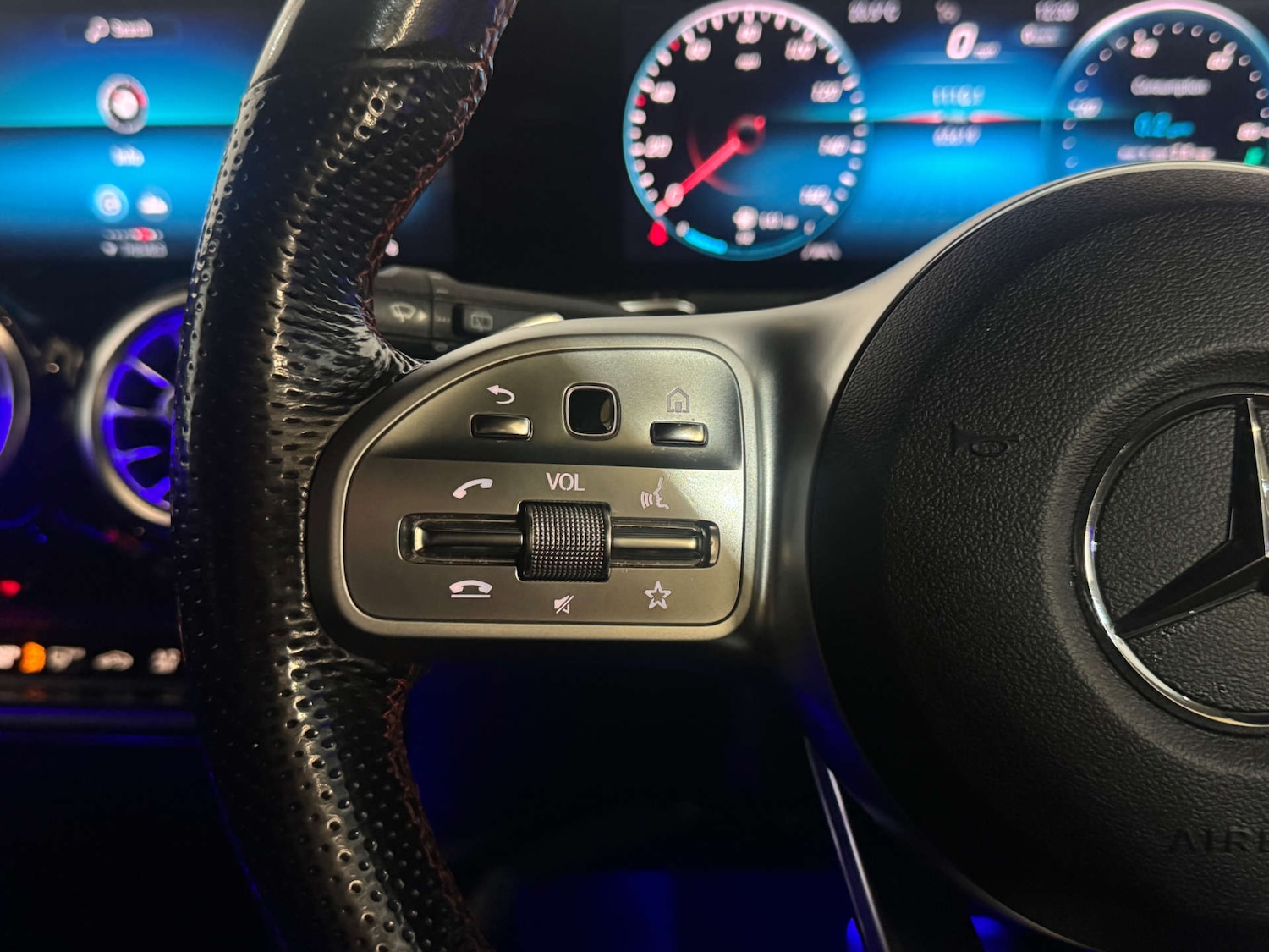 Used Mercedes-Benz GLB 2020 for sale - 76367324: Photo 24