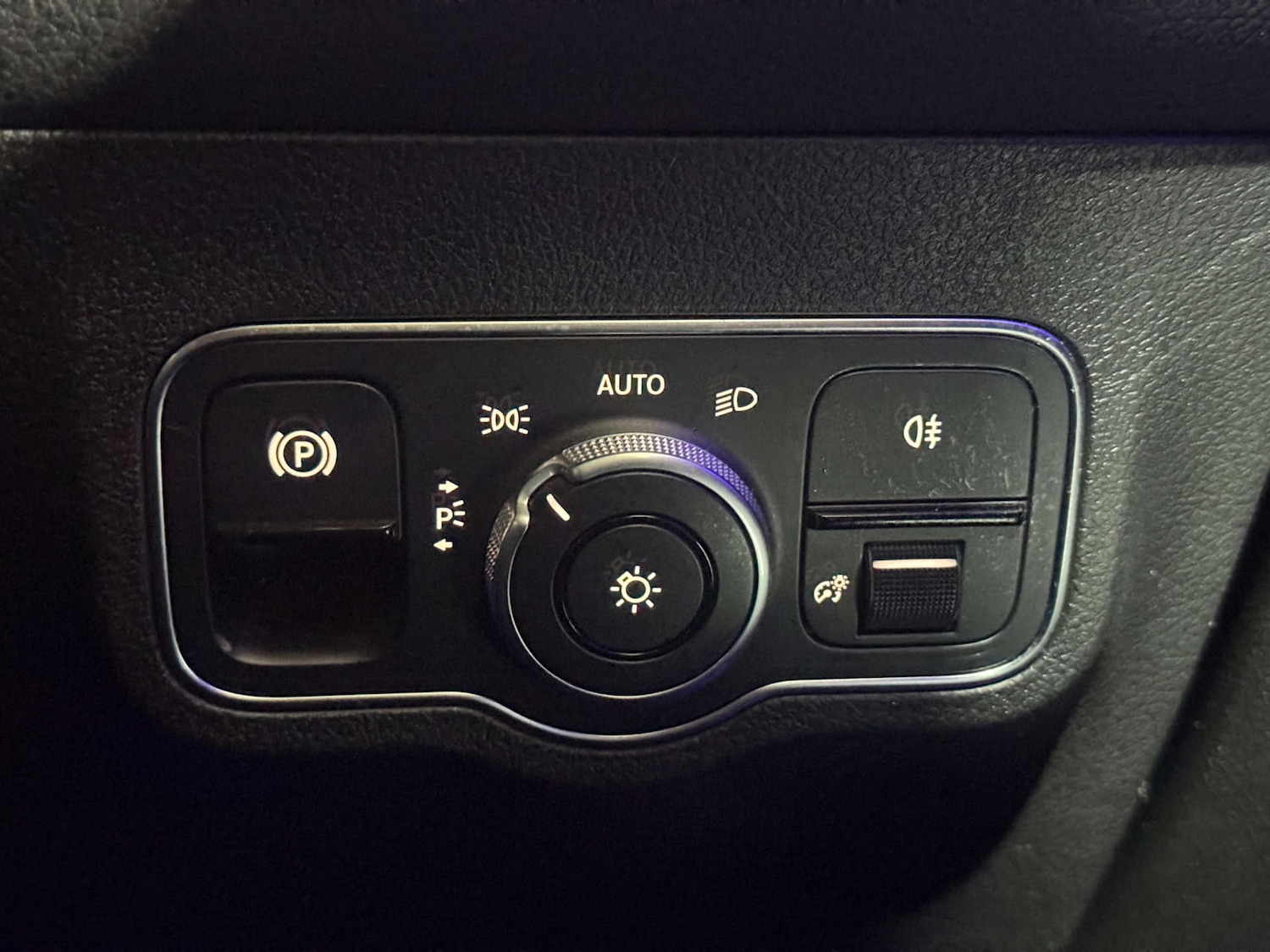 Used Mercedes-Benz GLB 2020 for sale - 76367324: Photo 26