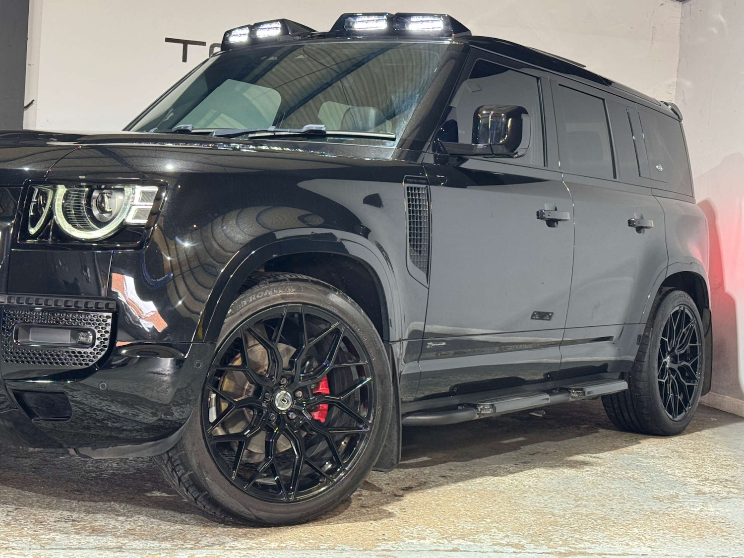 Used Land Rover Defender 2021 for sale - 76064569: Photo 10