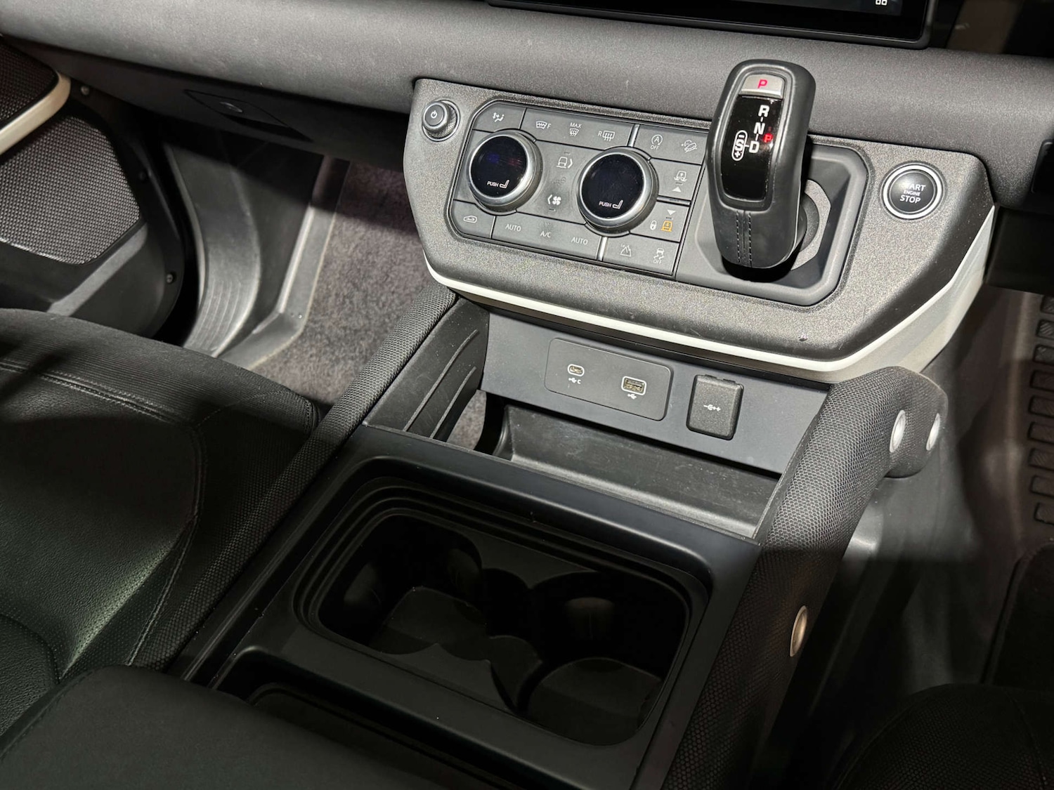Used Land Rover Defender 2021 for sale - 76064569: Photo 34