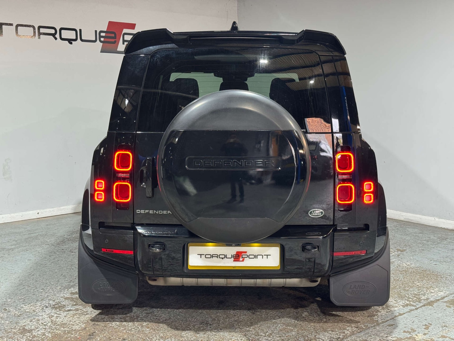 Used Land Rover Defender 2021 for sale - 76064569: Photo 5