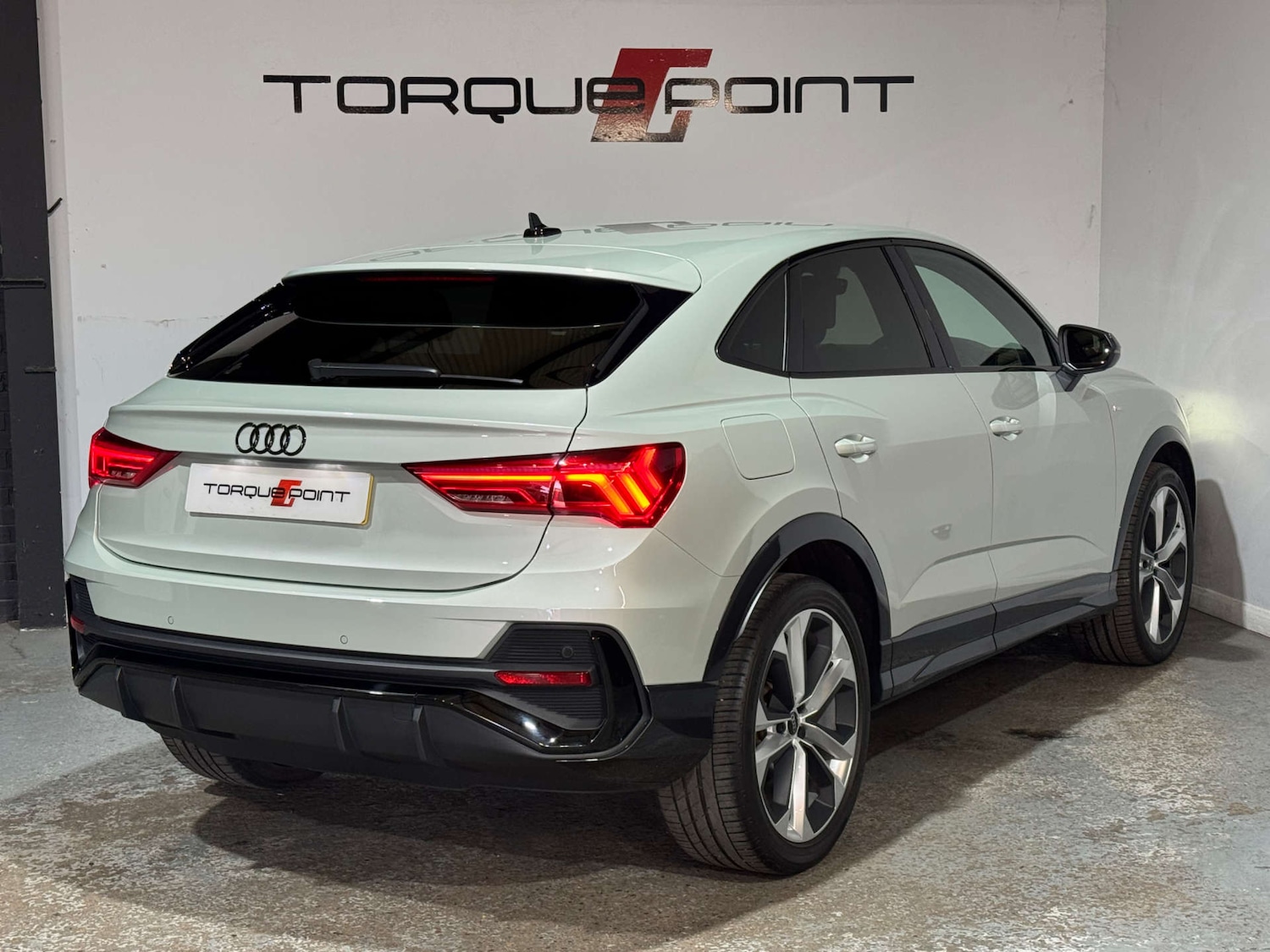 Used Audi Q3 2021 for sale - 76280351: Photo 3