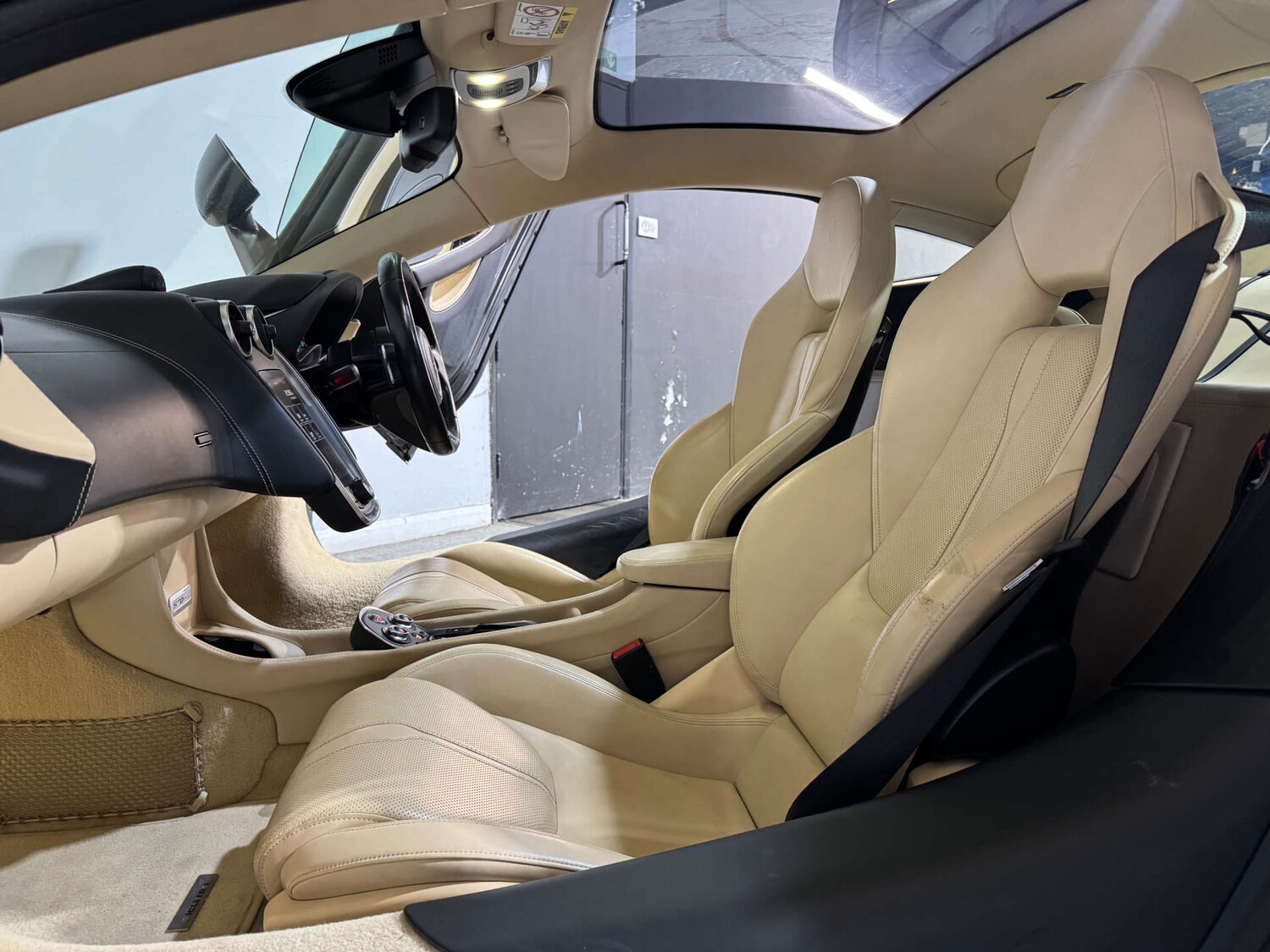 Used McLaren 570GT 2017 for sale - 76601526: Photo 14